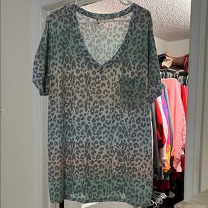 Chic Leopard V-Neck Short Sleeve Top — GENTLY USED!